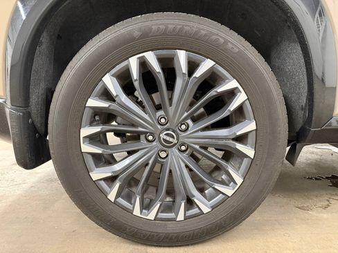 Used 2024 Nissan Rogue Platinum FWD image 28