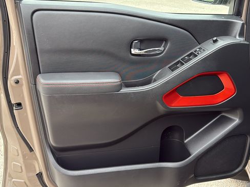 Used 2022 Nissan Frontier Pro-X RWD image 13