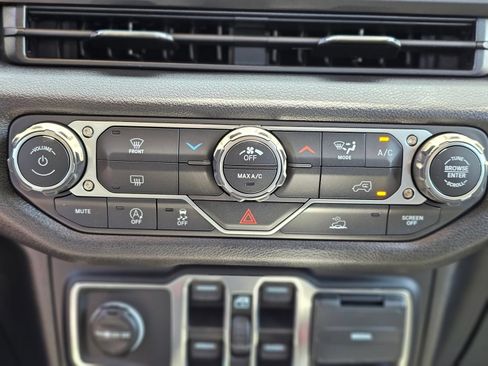 New 2026 Jeep Gladiator Sport AWD/4WD image 13