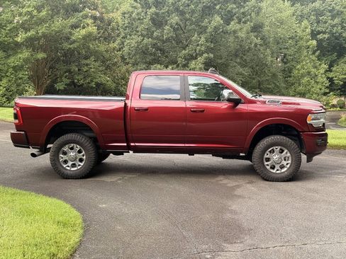 Used 2022 RAM 2500 Laramie AWD/4WD image 2