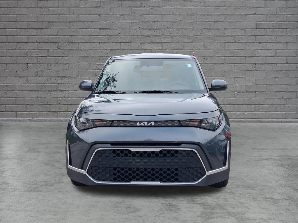Used 2024 Kia Soul LX w/ Option Group 015 FWD image 2