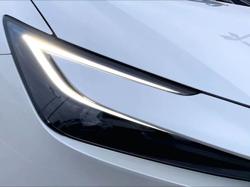 New 2026 Toyota Prius XLE image 13