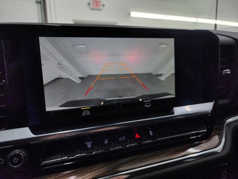 Used 2024 Chevrolet Silverado 3500 LT w/ Convenience Package image 17