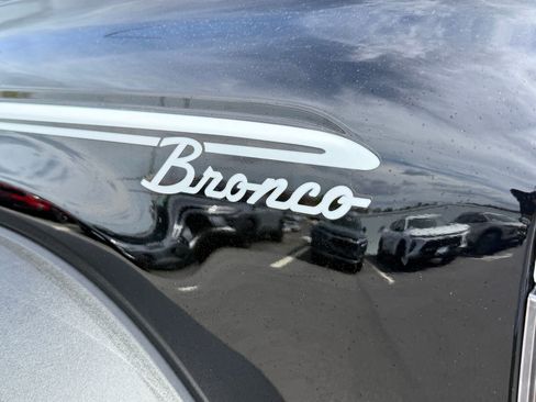 Used 2025 Ford Bronco Heritage Edition AWD/4WD image 8