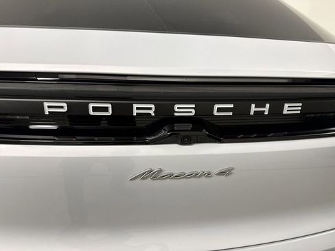New 2026 Porsche Macan 4 Electric image 19