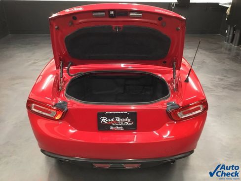 Used 2018 FIAT 124 Spider Classica w/ Technology Group image 23