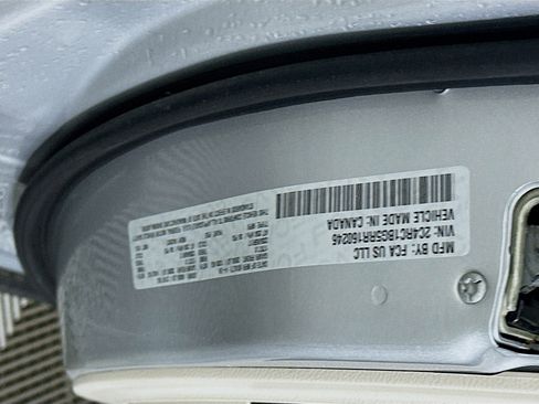 Used 2024 Chrysler Pacifica Touring-L image 12