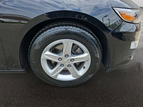 Used 2023 Chevrolet Malibu LS FWD image 35