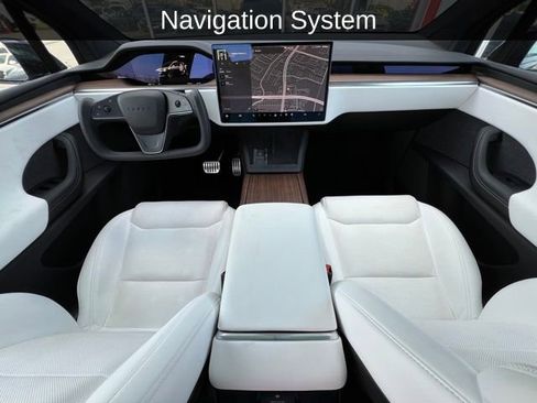 Used 2022 Tesla Model X image 3