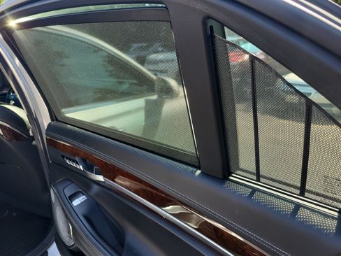 Used 2018 Genesis G90 5.0 Ultimate RWD image 21