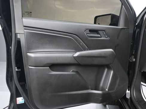 Used 2025 Chevrolet Colorado W/T RWD image 11