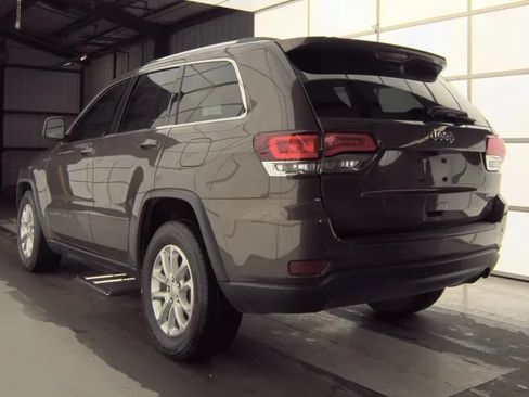 Used 2021 Jeep Grand Cherokee Laredo RWD image 3