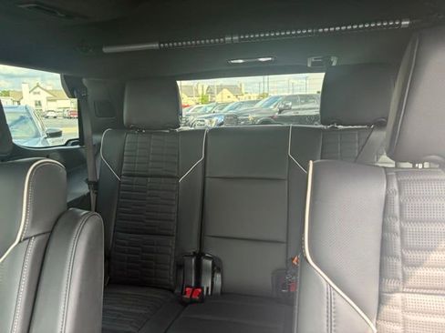 Certified 2025 Cadillac Escalade Sport Platinum AWD/4WD image 17