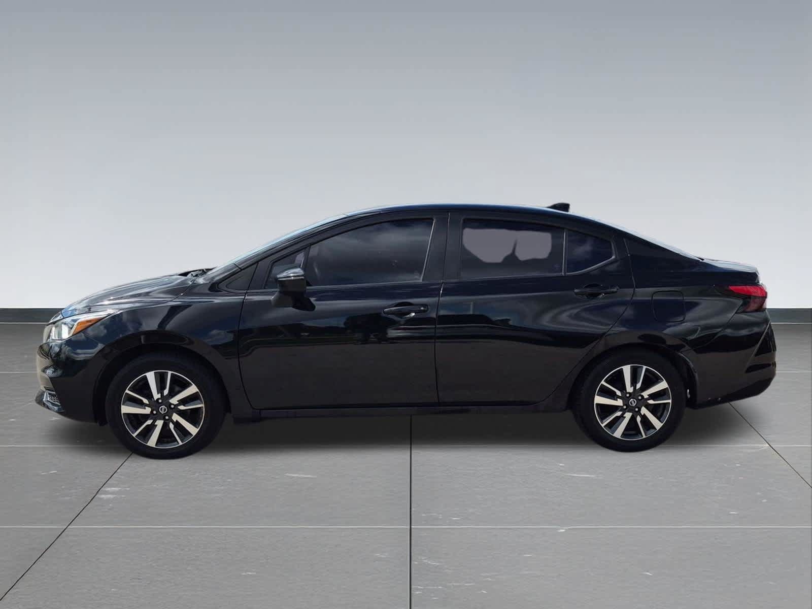 Used 2020 Nissan Versa SV FWD image 3
