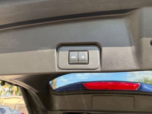 Used 2025 Nissan Rogue SV FWD image 23