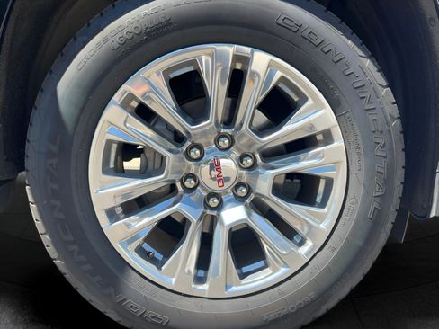 Used 2025 GMC Yukon XL Denali AWD/4WD image 32