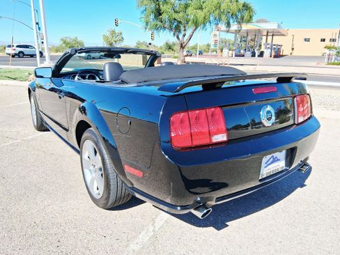 Used 2007 Ford Mustang GT RWD image 3