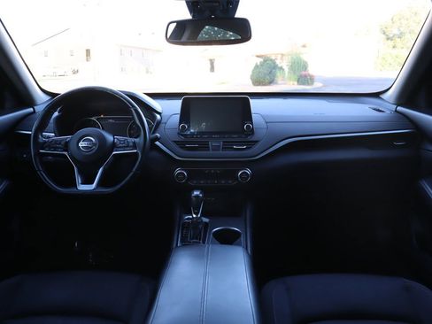 Used 2019 Nissan Altima 2.5 SV FWD image 16