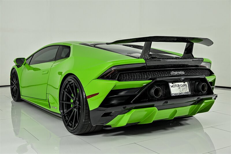 Used 2021 Lamborghini Huracan EVO RWD image 15