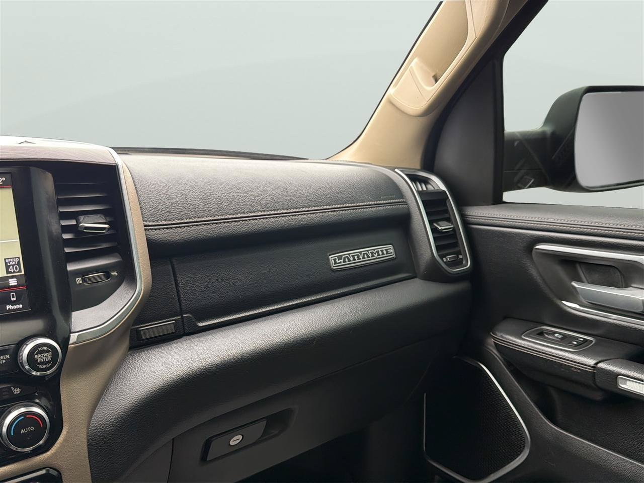 Used 2019 RAM 1500 Laramie AWD/4WD image 31