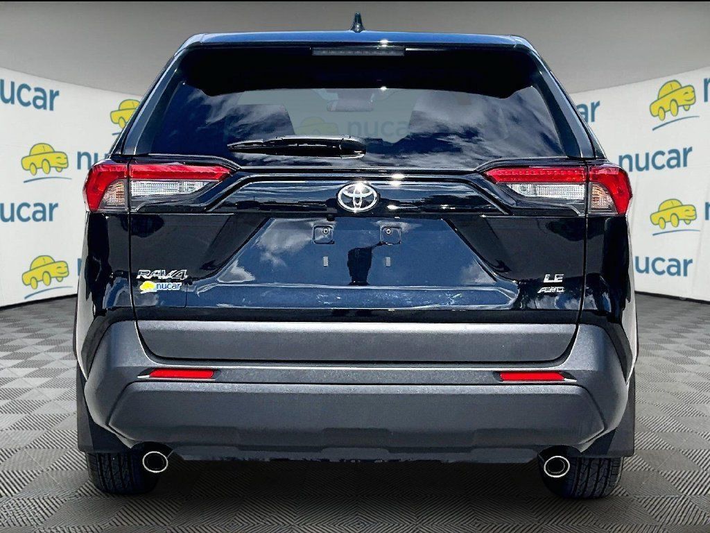 Used 2025 Toyota RAV4 LE AWD/4WD image 5