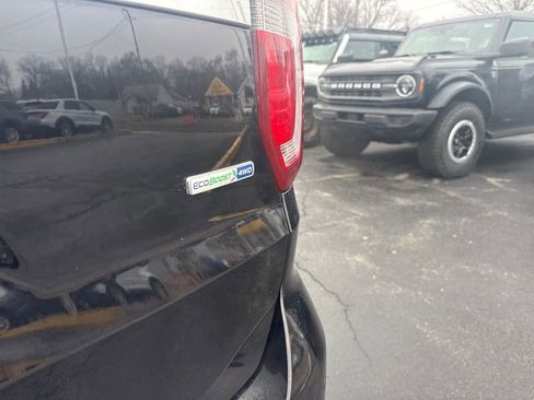 Used 2016 Ford Explorer Platinum image 9