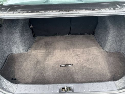 Used 2025 Nissan Versa SV FWD image 29