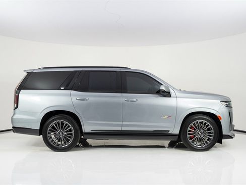 Used 2024 Cadillac Escalade V w/ LPO, ONYX Package AWD/4WD image 3