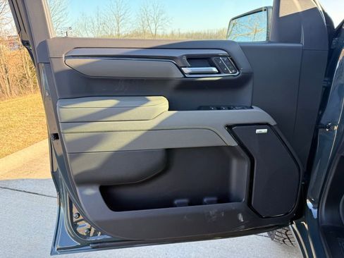 New 2026 Chevrolet Silverado 1500 ZR2 image 31