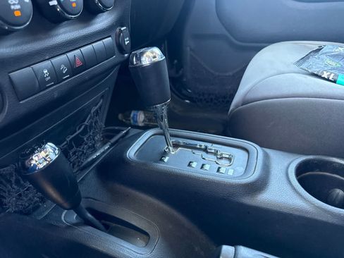 Used 2015 Jeep Wrangler Unlimited Sport w/ Quick Order Package 24S AWD/4WD image 26