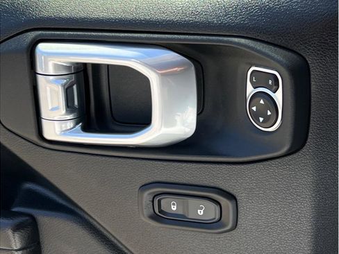 Used 2021 Jeep Wrangler Unlimited Sport AWD/4WD image 19
