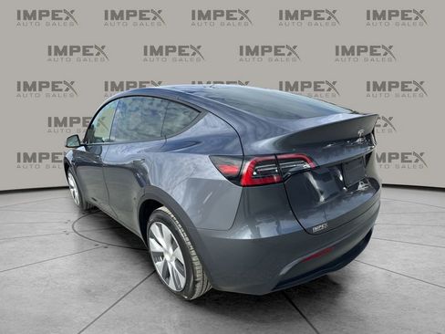 Used 2023 Tesla Model Y Long Range image 3
