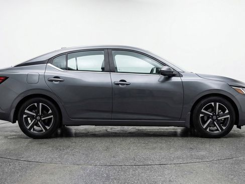 Used 2025 Nissan Sentra SV FWD image 11