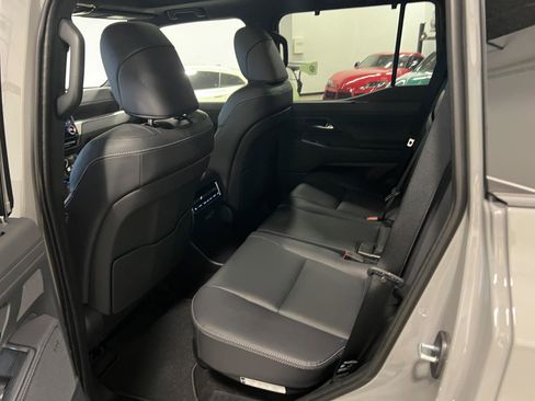 Used 2026 Lexus GX 550 w/ Cold Area Package image 31