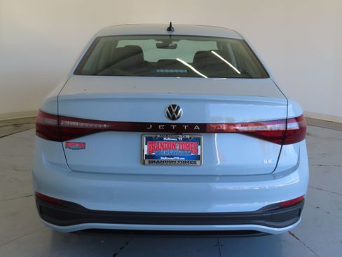 New 2026 Volkswagen Jetta SE image 5