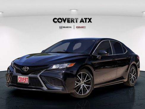 Used 2021 Toyota Camry SE FWD image 2
