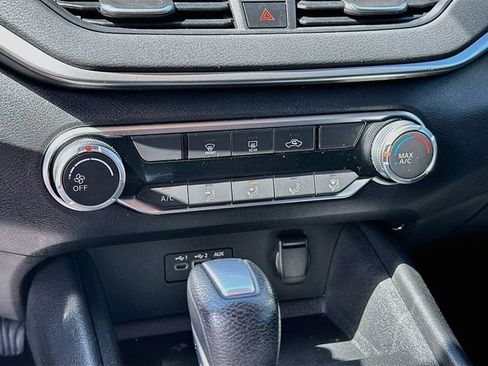 Used 2019 Nissan Altima 2.5 S AWD/4WD image 16
