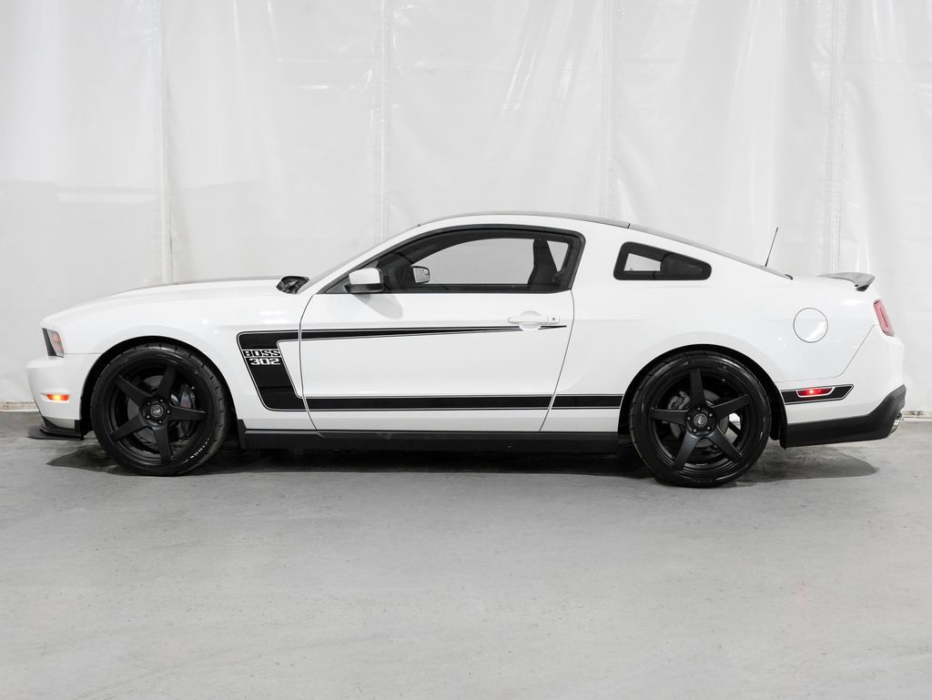 Used 2012 Ford Mustang Boss 302 w/ Boss 302 Accessory Pkg RWD image 2