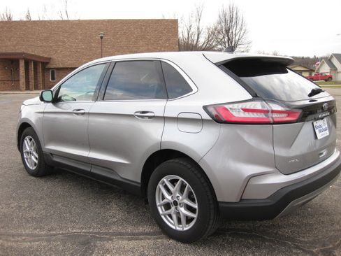 Used 2024 Ford Edge SEL w/ Convenience Package image 7