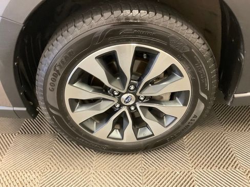 Used 2023 Subaru Outback Limited AWD/4WD image 9