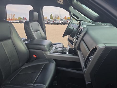 Used 2019 Ford Expedition XLT w/ Equipment Group 201A image 10