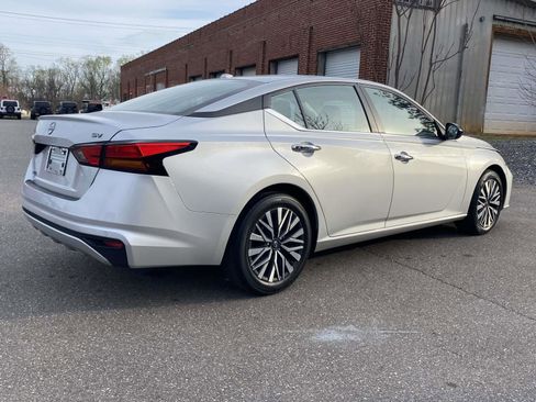 Used 2024 Nissan Altima 2.5 SV image 7