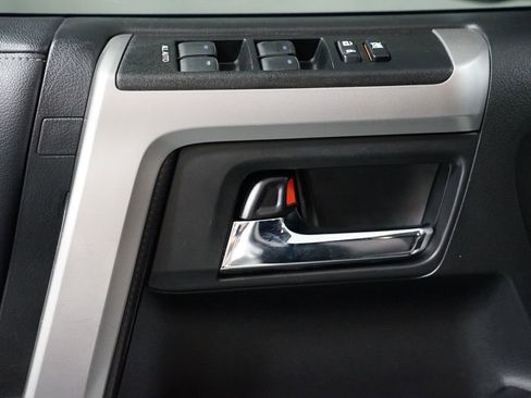 Certified 2019 Toyota 4Runner SR5 AWD/4WD image 30