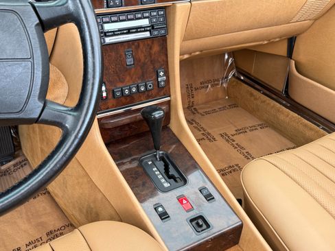 Used 1987 Mercedes-Benz 560 SL image 23