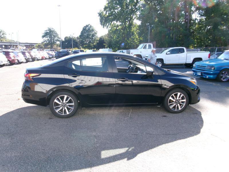 Used 2025 Nissan Versa SV FWD image 11