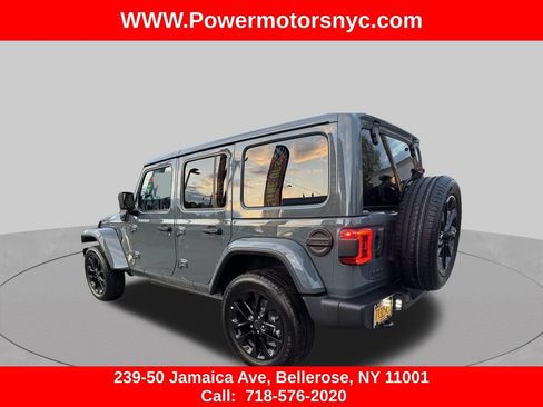 Used 2025 Jeep Wrangler Unlimited Sahara w/ Safety Group AWD/4WD image 3