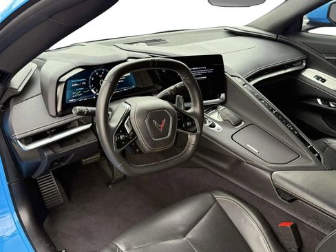 Used 2025 Chevrolet Corvette Stingray Coupe w/ 1LT image 10