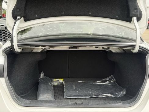 Used 2022 Nissan Sentra SR w/ Electronics Package FWD image 31