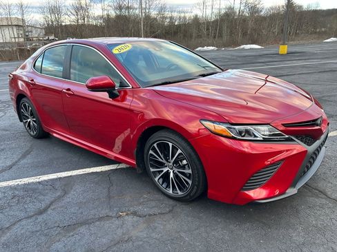 Certified 2020 Toyota Camry SE image 7