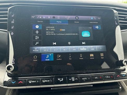 Used 2024 Jeep Wagoneer Series II w/ Flexible Seating Group RWD image 12